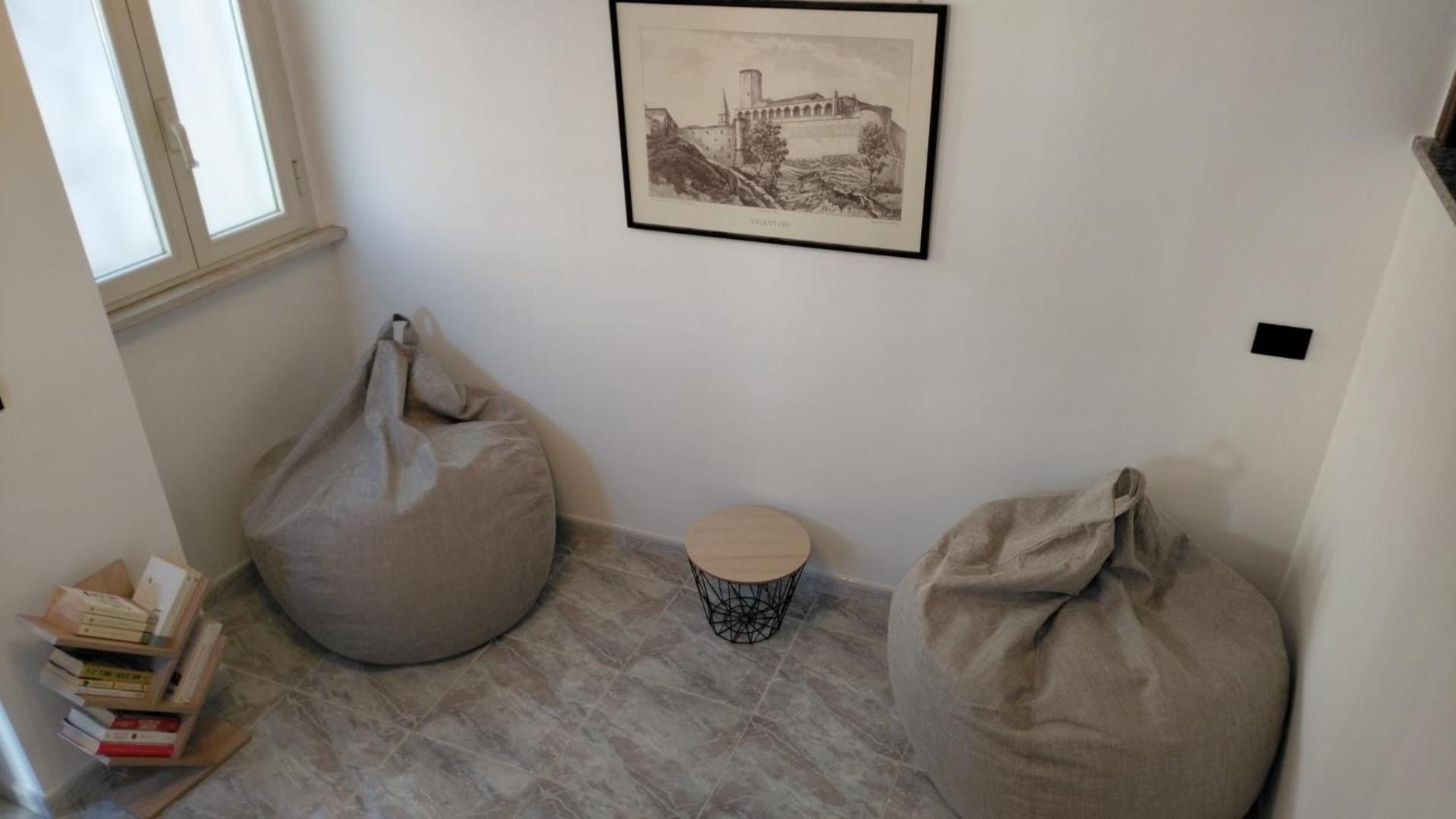 Piazza Varese Valentano 外观 照片