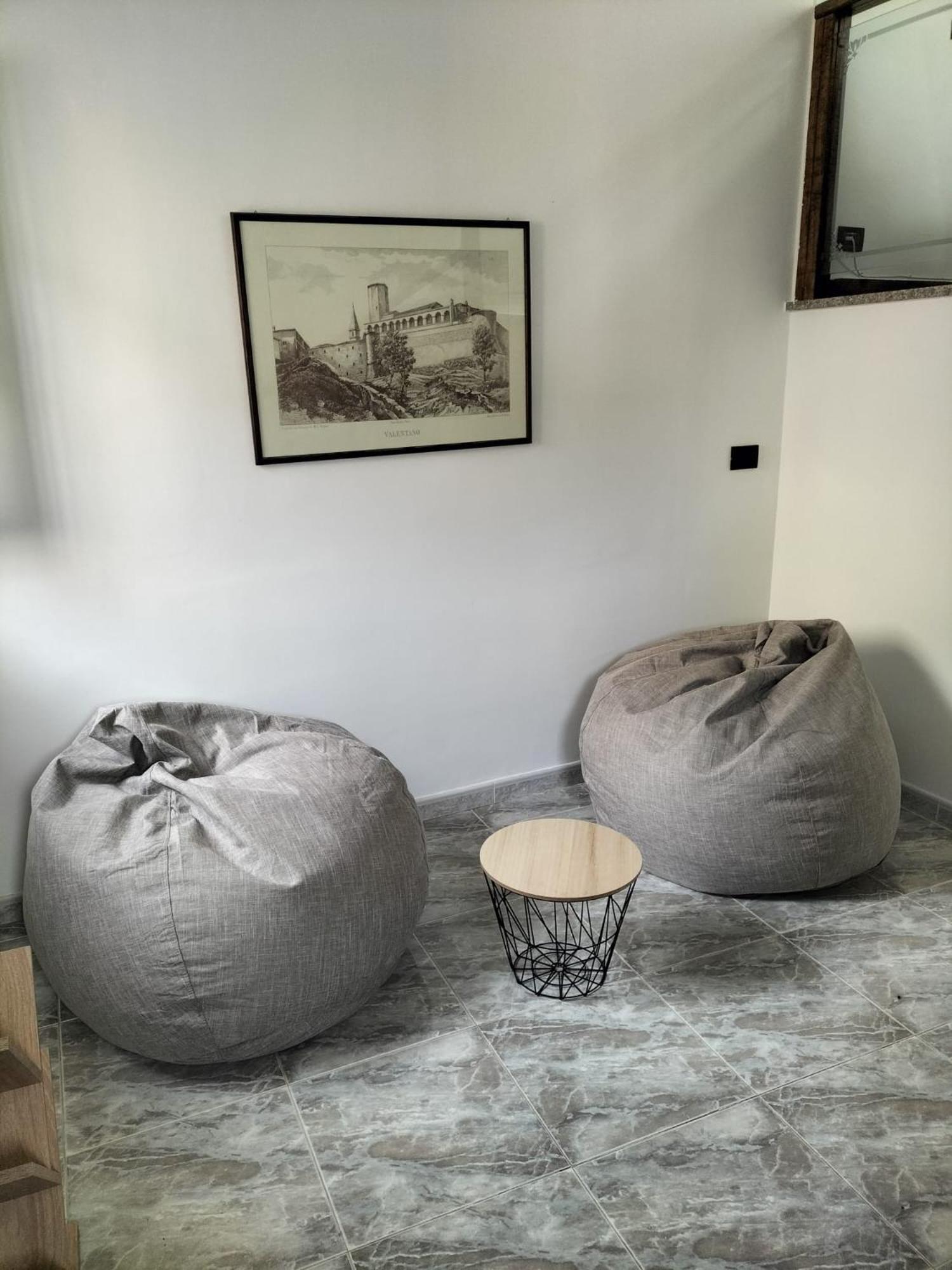 Piazza Varese Valentano 外观 照片