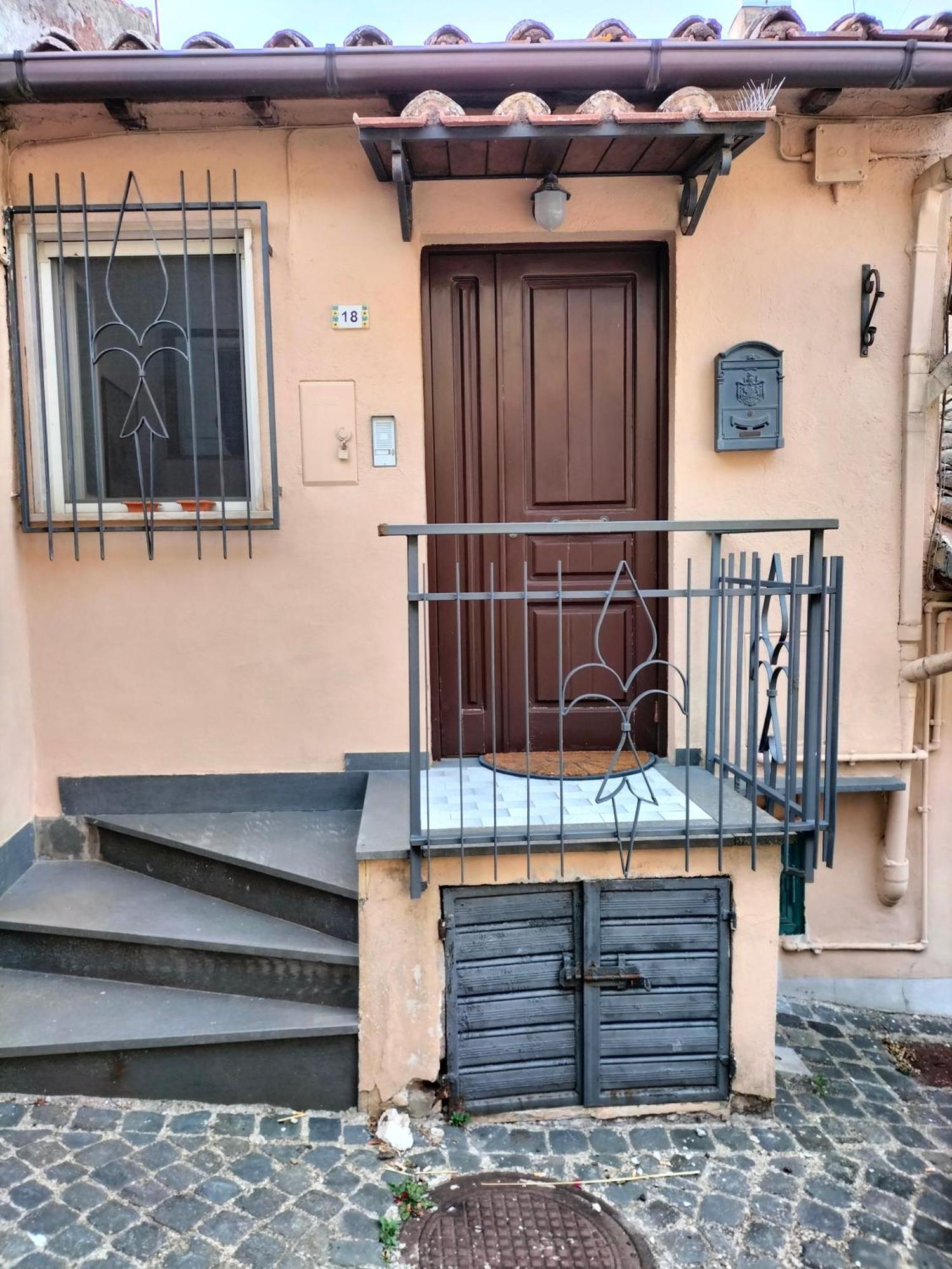 Piazza Varese Valentano 外观 照片